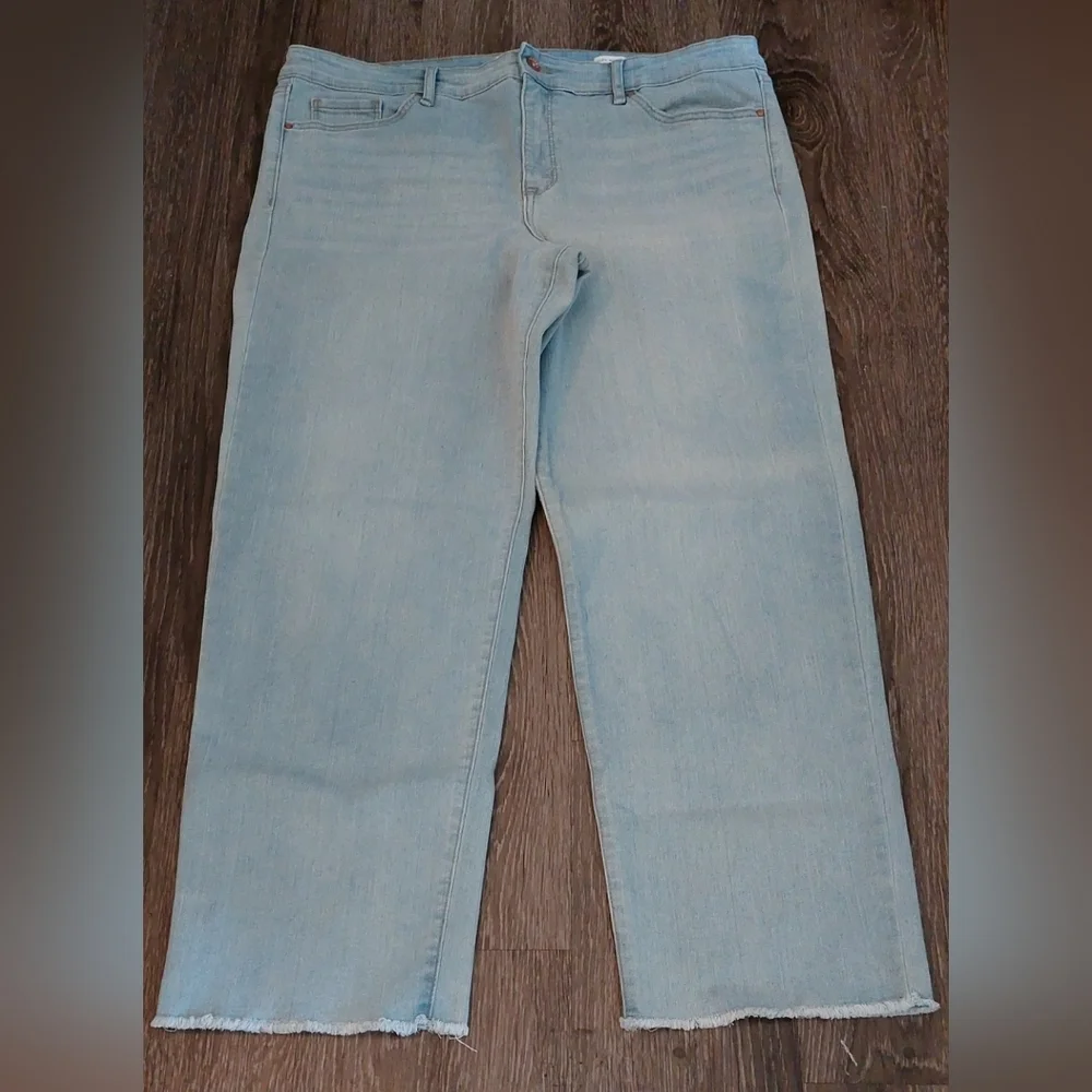 Frayed Raw Hem Light Wash High Rise Straight Denim Jeans Size 16 Flat Front Chic - Picture 7 of 10